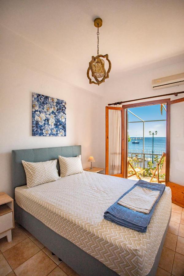 Notos Sea Front Apartment Glossa Dış mekan fotoğraf